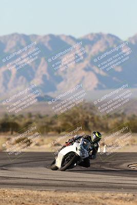 media/Dec-07-2025-CVMA (Sun) [[3e7d2de5dc]]/Race 18-Formula Twins-Formula 40 UL/